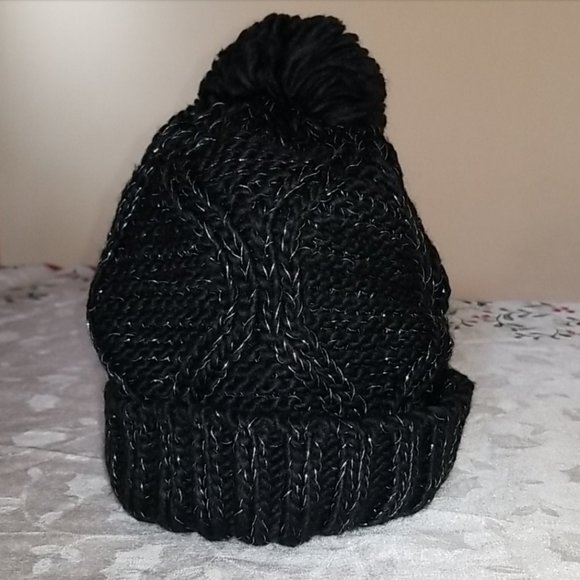 NWOT Ellen Tracy Winter Beanie and Scarf (Black) - Picture 4 of 7